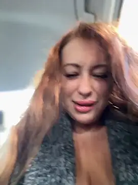 Snapshot of AndreaMood chatting on 28, 9, 2025 AndreaMood online show from 28, 9, 2025