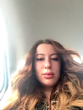 Snapshot of AndreaMood chatting on 11, 10, 2025 AndreaMood online show from 11, 10, 2025