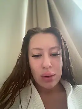 Snapshot of AndreaMood chatting on 28, 10, 2025 AndreaMood online show from 28, 10, 2025