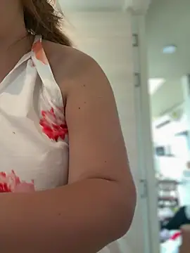 Snapshot of AndreaMood chatting on 29, 11, 2025 AndreaMood online show from 29, 11, 2025