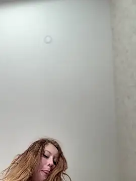 Snapshot of AndreaMood chatting on 21, 12, 2025 AndreaMood online show from 21, 12, 2025