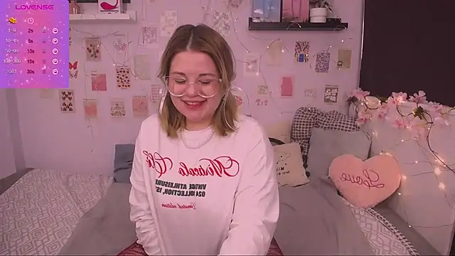 TessPleasure online show from 2, 1, 2025