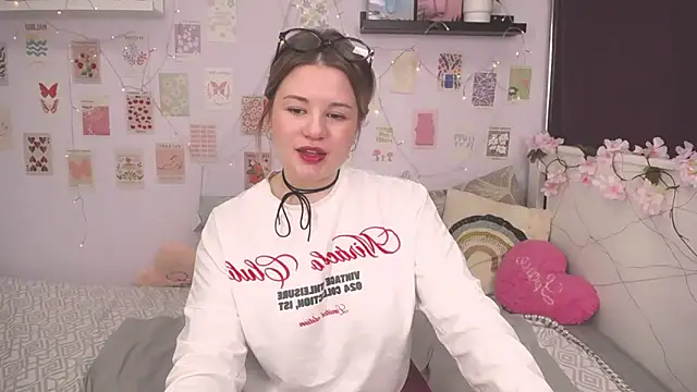 TessPleasure online show from 9, 1, 2025