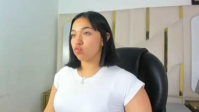 IsabellRodriguez18 online show from 5, 12, 2025