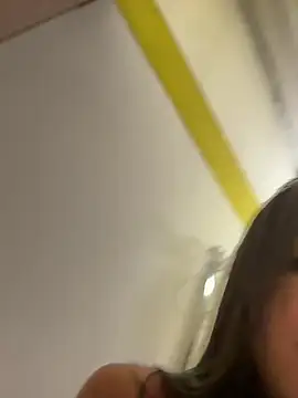 Snapshot of MikeAndJessy chatting on 21, 3, 2025 MikeAndJessy online show from 21, 3, 2025