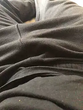 Snapshot of 22TT2295 chatting on 4, 1, 2025 22TT2295 online show from 4, 1, 2025