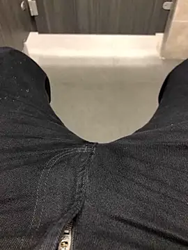 Snapshot of 22TT2295 chatting on 5, 1, 2025 22TT2295 online show from 5, 1, 2025