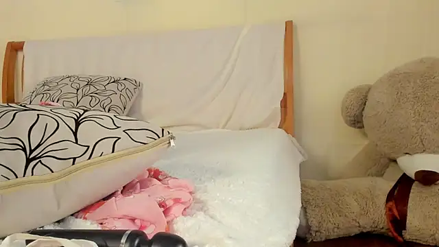 Snapshot of Maekko chatting on 5, 1, 2025 Maekko online show from 5, 1, 2025