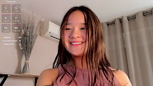 Snapshot of Maekko chatting on 8, 2, 2025 Maekko online show from 8, 2, 2025