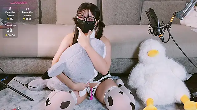 Snapshot of Yu_UwU_ chatting on 13, 1, 2025 Yu UwU online show from 13, 1, 2025