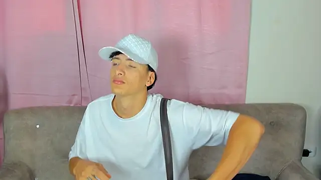 Snapshot of two_milkyway chatting on 29, 1, 2025 two milkyway online show from 29, 1, 2025