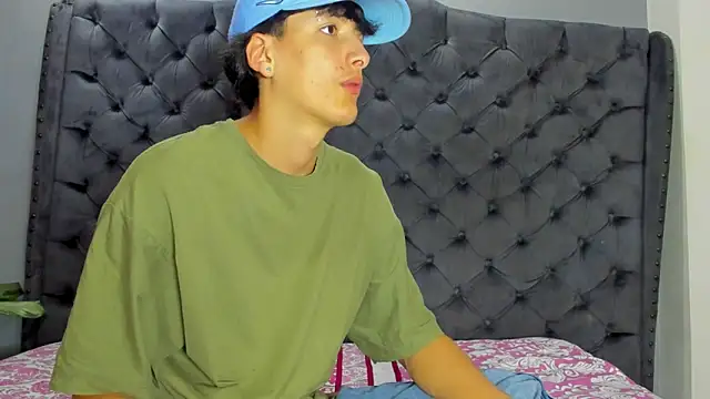 Snapshot of two_milkyway chatting on 6, 2, 2025 two milkyway online show from 6, 2, 2025