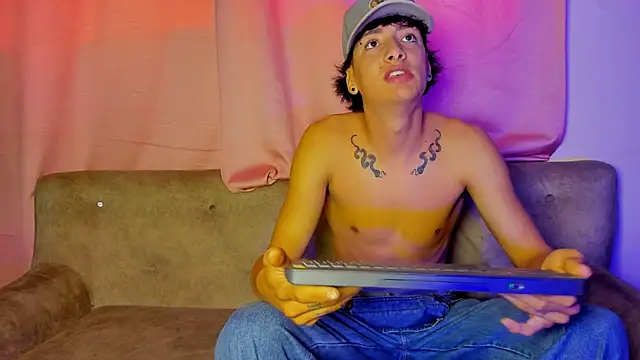 Snapshot of two_milkyway chatting on 24, 2, 2025 two milkyway online show from 24, 2, 2025