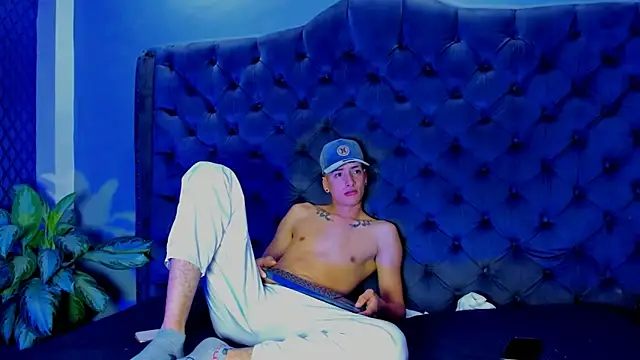 Snapshot of two_milkyway chatting on 3, 3, 2025 two milkyway online show from 3, 3, 2025