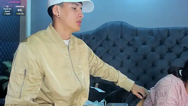 Snapshot of two_milkyway chatting on 13, 3, 2025 two milkyway online show from 13, 3, 2025