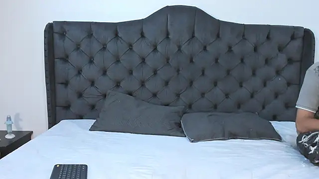 Snapshot of two_milkyway chatting on 20, 9, 2025 two milkyway online show from 20, 9, 2025