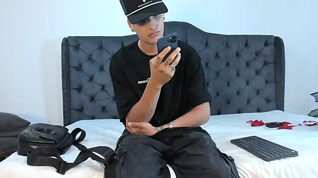 Snapshot of two_milkyway chatting on 23, 9, 2025 two milkyway online show from 23, 9, 2025