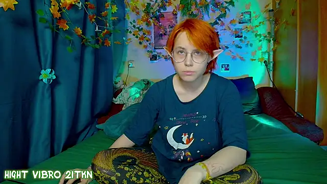 Snapshot of TrickyKitsune chatting on 3, 11, 2025 TrickyKitsune online show from 3, 11, 2025