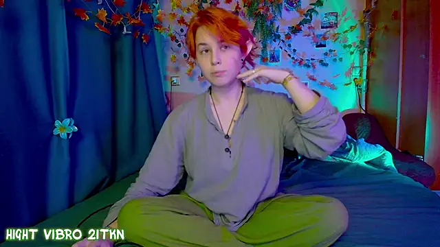 Snapshot of TrickyKitsune chatting on 27, 11, 2025 TrickyKitsune online show from 27, 11, 2025