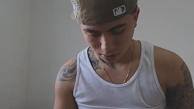 Snapshot of Thiago_x_Sahara chatting on 3, 11, 2025 Thiago x Sahara online show from 3, 11, 2025