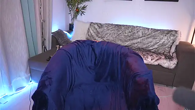 Magnetic Amy online show from 11, 1, 2025