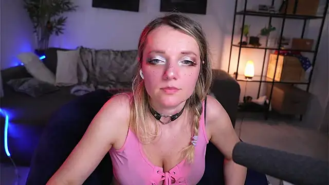 Magnetic Amy online show from 10, 3, 2025