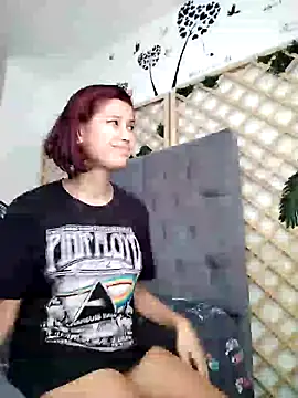 Mia WAll online show from 6, 1, 2025