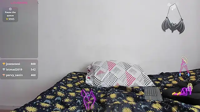 Laura hellss online show from 28, 2, 2025