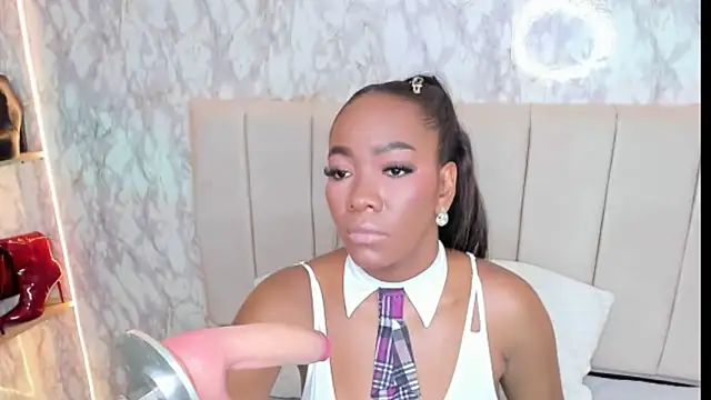Snapshot of whiitneyfox chatting on 25, 11, 2025 whiitneyfox online show from 25, 11, 2025