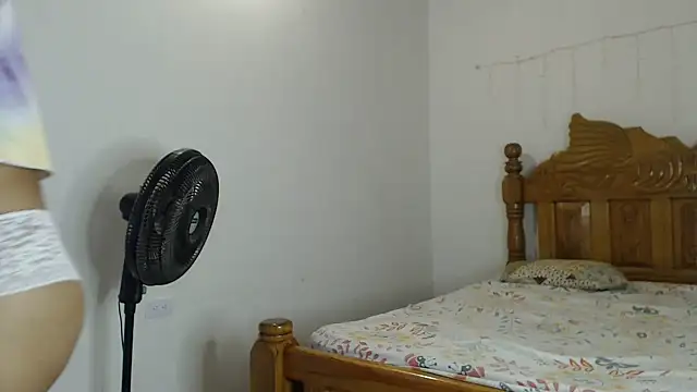 Coral0403 online show from 10, 2, 2025