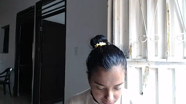 Coral0403 online show from 5, 3, 2025