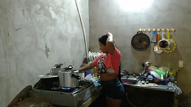 Coral0403 online show from 6, 3, 2025