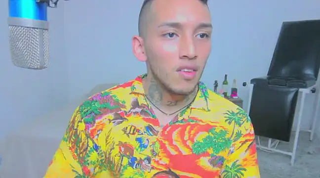 Snapshot of David_Adams2003 chatting on 5, 3, 2025 David Adams2003 online show from 5, 3, 2025