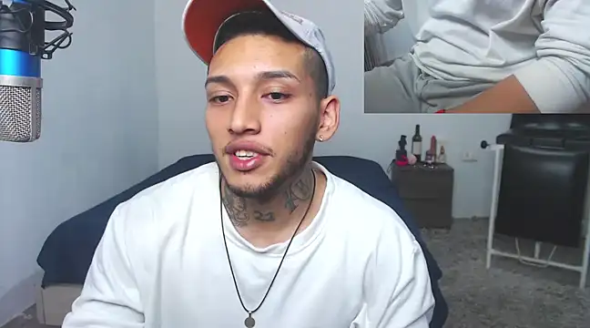 Snapshot of David_Adams2003 chatting on 18, 3, 2025 David Adams2003 online show from 18, 3, 2025