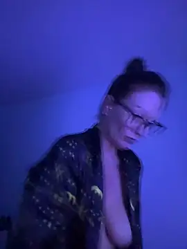 Snapshot of AlessasRoom chatting on 19, 5, 2026 AlessasRoom online show from 19, 5, 2026