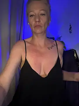 Snapshot of AlessasRoom chatting on 5, 7, 2026 AlessasRoom online show from 5, 7, 2026