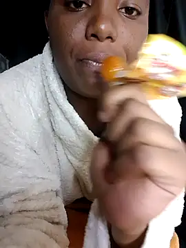 Snapshot of Queen-BD chatting on 4, 3, 2025 Queen-BD online show from 4, 3, 2025