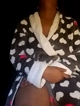 Snapshot of Queen-BD chatting on 18, 11, 2025 Queen-BD online show from 18, 11, 2025