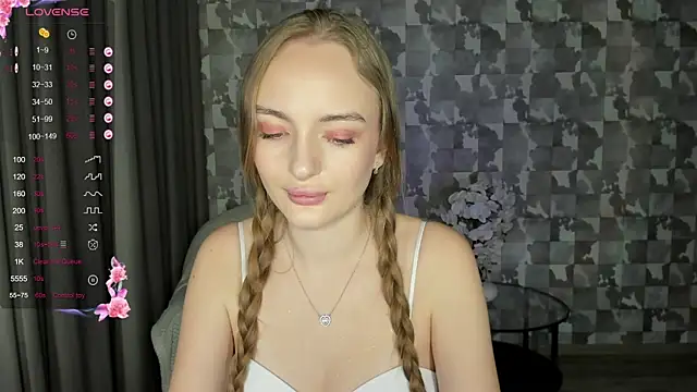 Snapshot of A_delina chatting on 4, 2, 2025 A delina online show from 4, 2, 2025