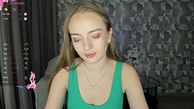 Snapshot of A_delina chatting on 7, 2, 2025 A delina online show from 7, 2, 2025