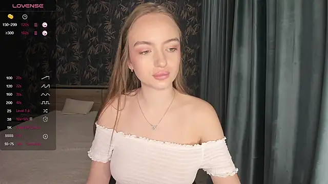 Snapshot of A_delina chatting on 9, 3, 2025 A delina online show from 9, 3, 2025