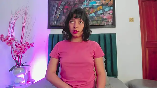 Snapshot of LuciaFerrero chatting on 23, 2, 2025 LuciaFerrero online show from 23, 2, 2025