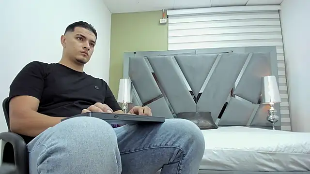 DAVID VICTORIAA online show from 17, 7, 2026