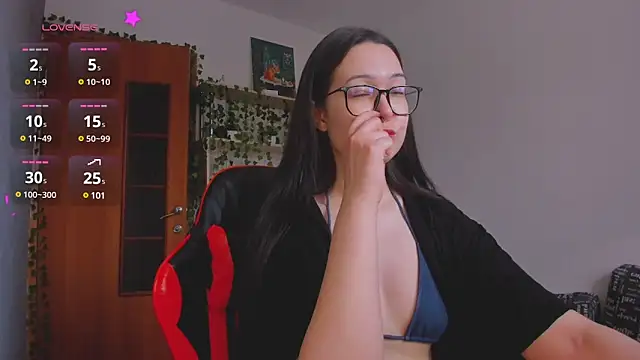 kittenrisha online show from 4, 3, 2025