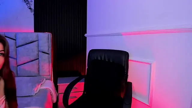 Snapshot of daniiphoeniixx chatting on 28, 10, 2025 daniiphoeniixx online show from 28, 10, 2025