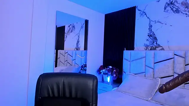 Snapshot of daniiphoeniixx chatting on 13, 11, 2025 daniiphoeniixx online show from 13, 11, 2025