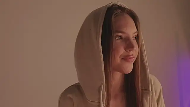 Snapshot of alittlestarrr chatting on 2, 1, 2025 alittlestarrr online show from 2, 1, 2025