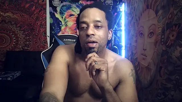 Snapshot of Coco-Licious chatting on 7, 1, 2025 Coco-Licious online show from 7, 1, 2025