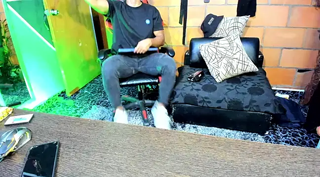 Adam Valenciia online show from 27, 2, 2025