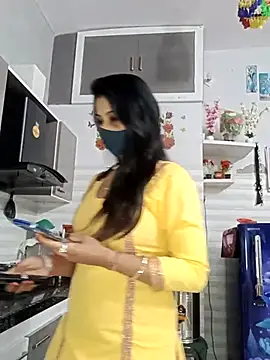 Snapshot of Best-Couple chatting on 7, 11, 2025 Best-Couple online show from 7, 11, 2025